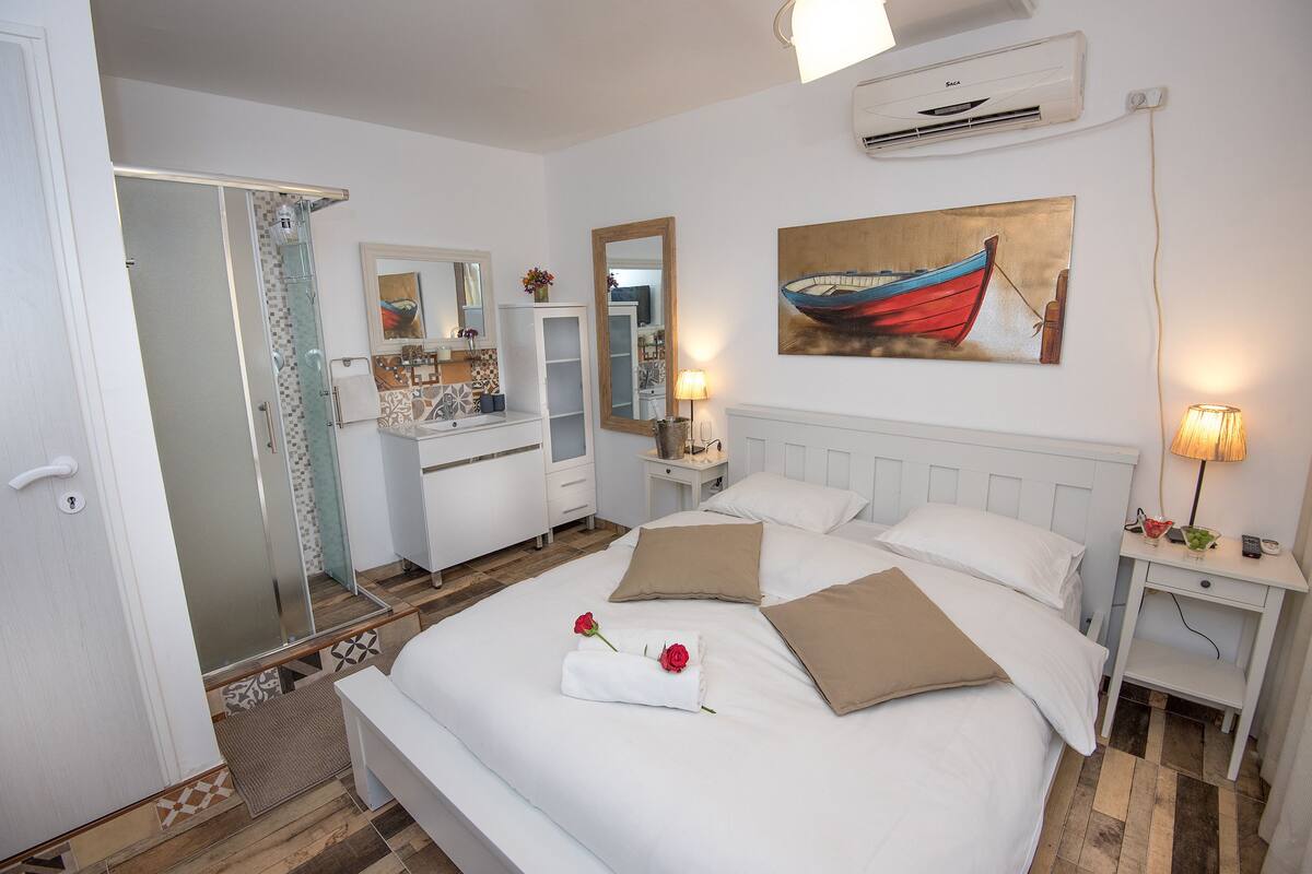 Standard Double Room, 1 Queen Bed, Smoking, Garden Area | Premium bedding, soundproofing, WiFi (free)
