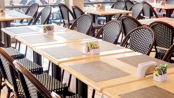 Breakfast, lunch, dinner served; international cuisine 