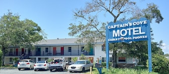 Captain's Cove Motel