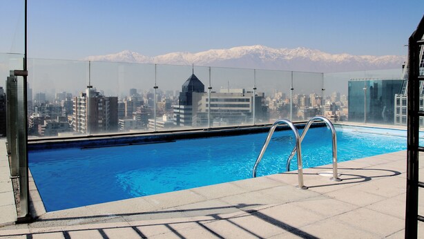 Seasonal outdoor pool - Providencia Town Apartments (Santiago)
