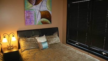 Chambre, 2 grands lits | Wi-Fi gratuit, draps fournis