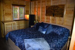 Villa, 1 King Bed | Free WiFi, bed sheets - Footprints Resort (Hastings Highlands)