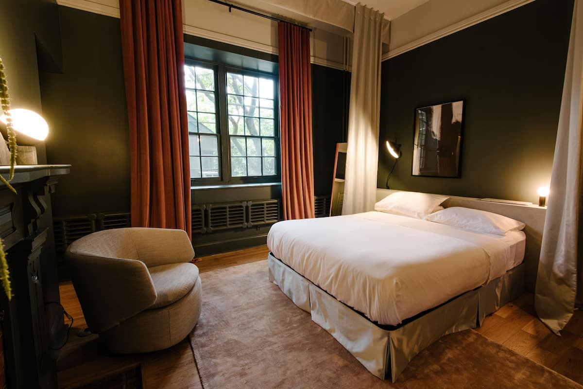 Premium Triple Room | 1 bedroom, Egyptian cotton sheets, premium bedding