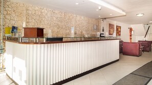 Quầy tiếp tân