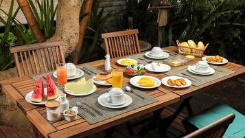 Tägliches großes Frühstück (25 BRL pro Person)