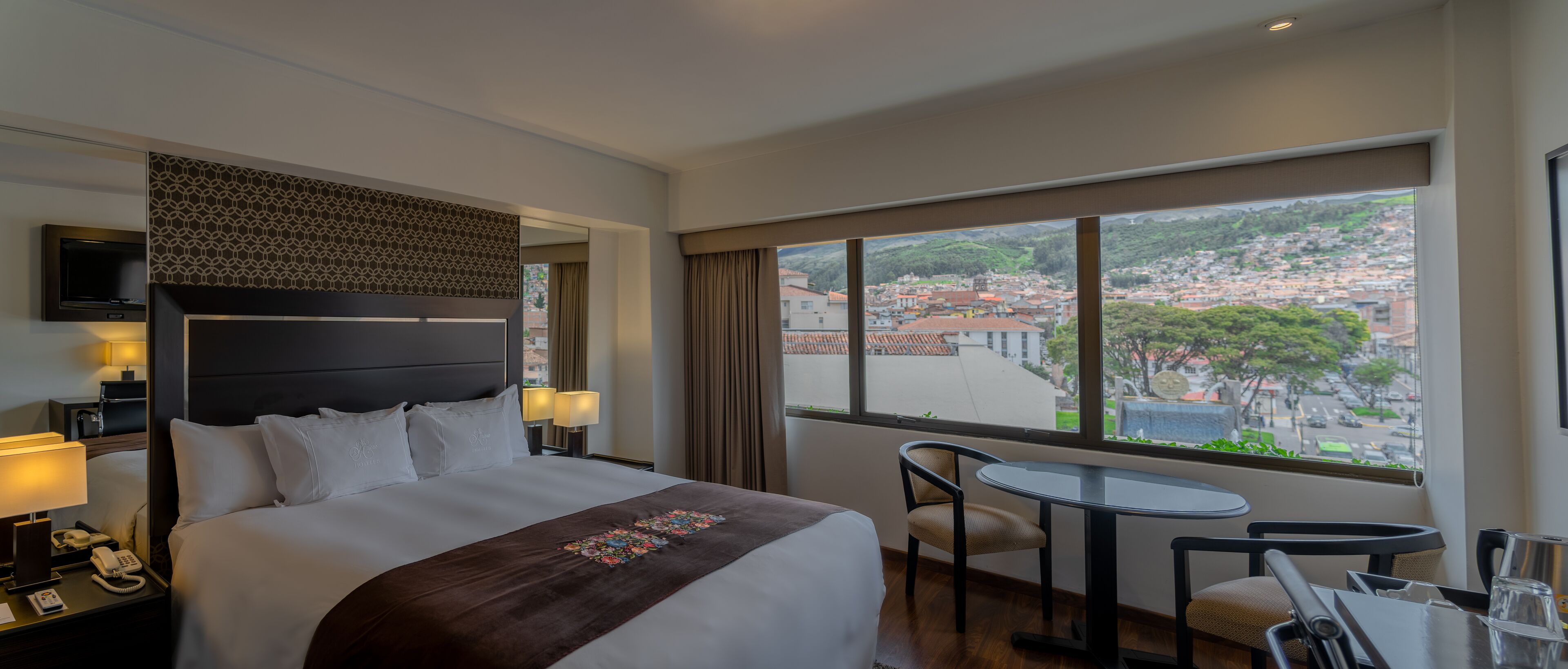 single room | minibar, in-room safe, desk, soundproofing