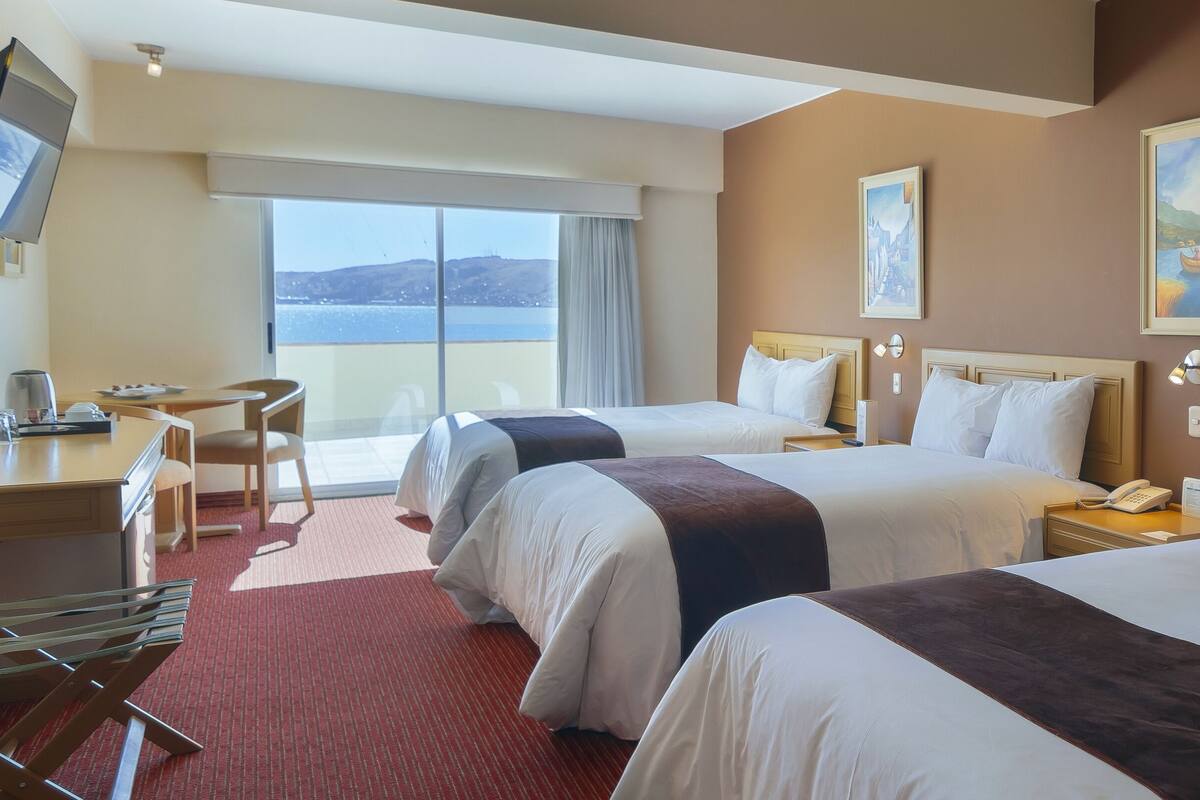 Triple Room | Premium bedding, minibar, in-room safe, desk