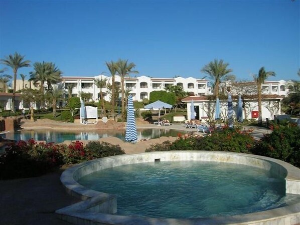 Outdoor pool - Holiday Service College & Diving (Sharm El Sheikh)