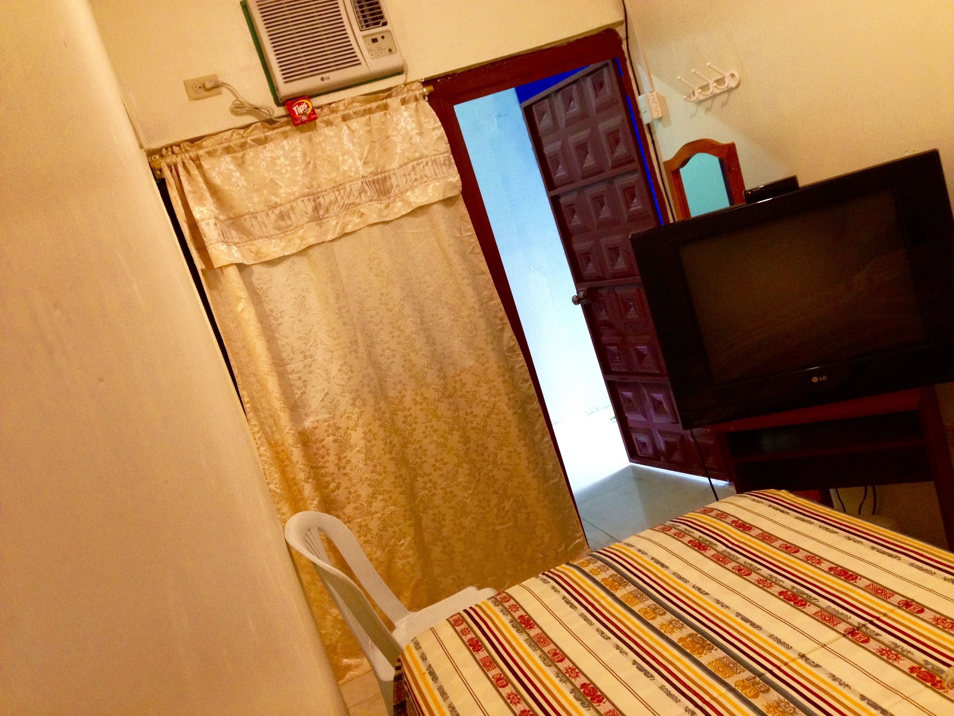 single room, private bathroom, ground floor | 1 bedroom, minibar, individually furnished, desk