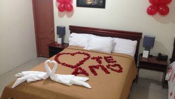 Double Room, 1 Queen Bed, Private Bathroom, Ground Floor