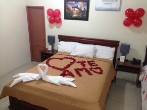 Double Room, 1 Queen Bed, Private Bathroom, Ground Floor