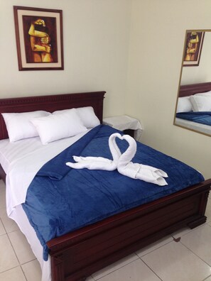 Double Room, 1 Queen Bed, Private Bathroom, Ground Floor