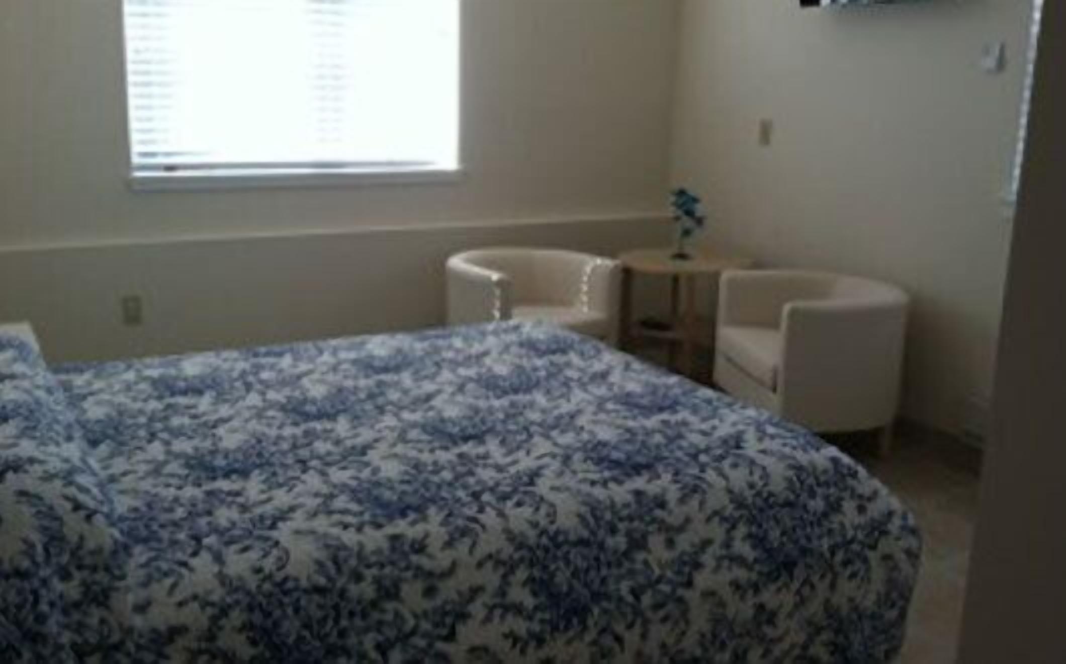 Standard Room, 1 Queen Bed