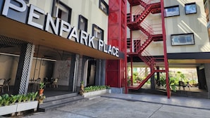 A building with a sign reading "PEN PARK PLACE". - Penpark Place (Bangkok)