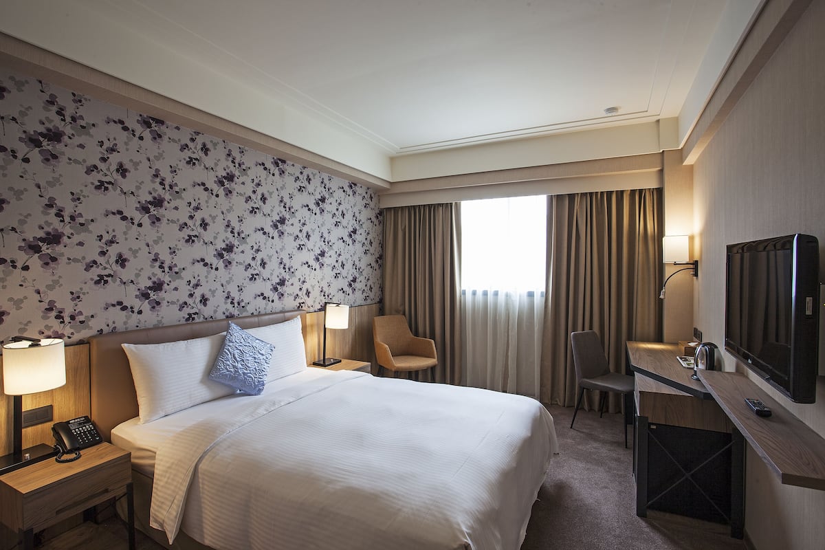 Superior Room, 1 Double Bed (Honor) | Egyptian cotton sheets, premium bedding, down duvets, in-room safe