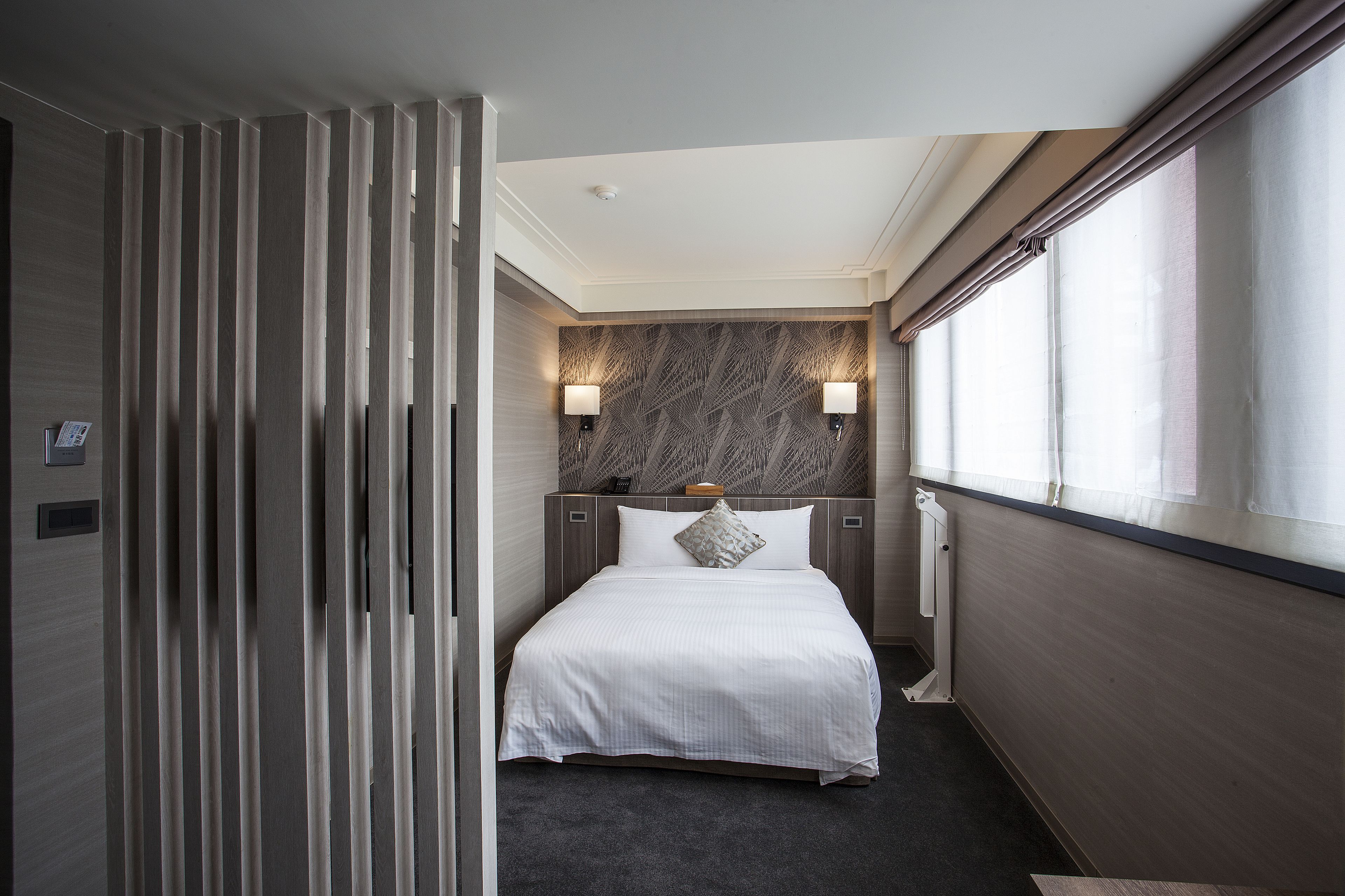 Standard Room, 1 Double Bed (Elegant) | Egyptian cotton sheets, premium bedding, down comforters, in-room safe