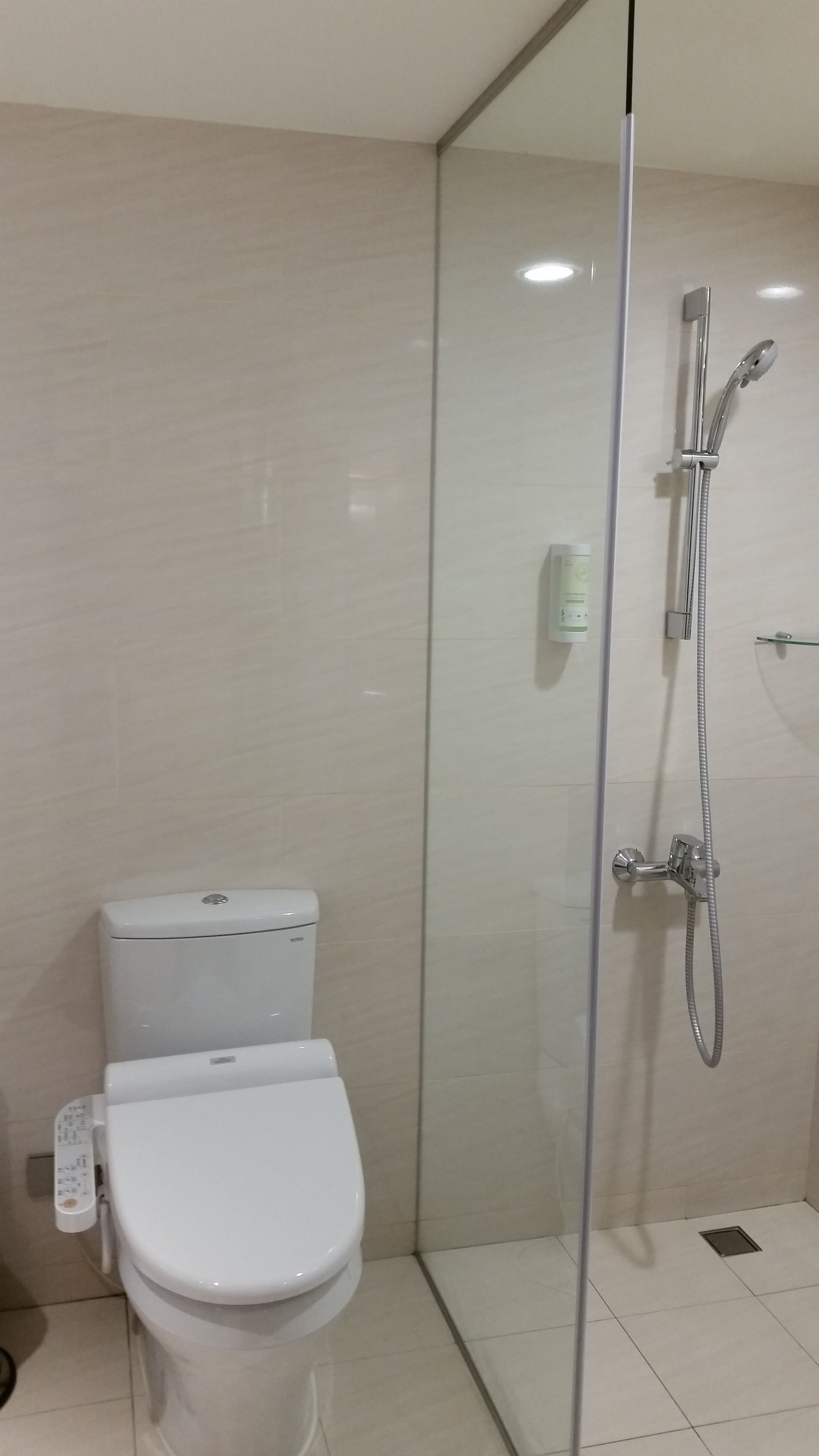 classic twin room | bathroom | free toiletries, hair dryer, slippers, bidet