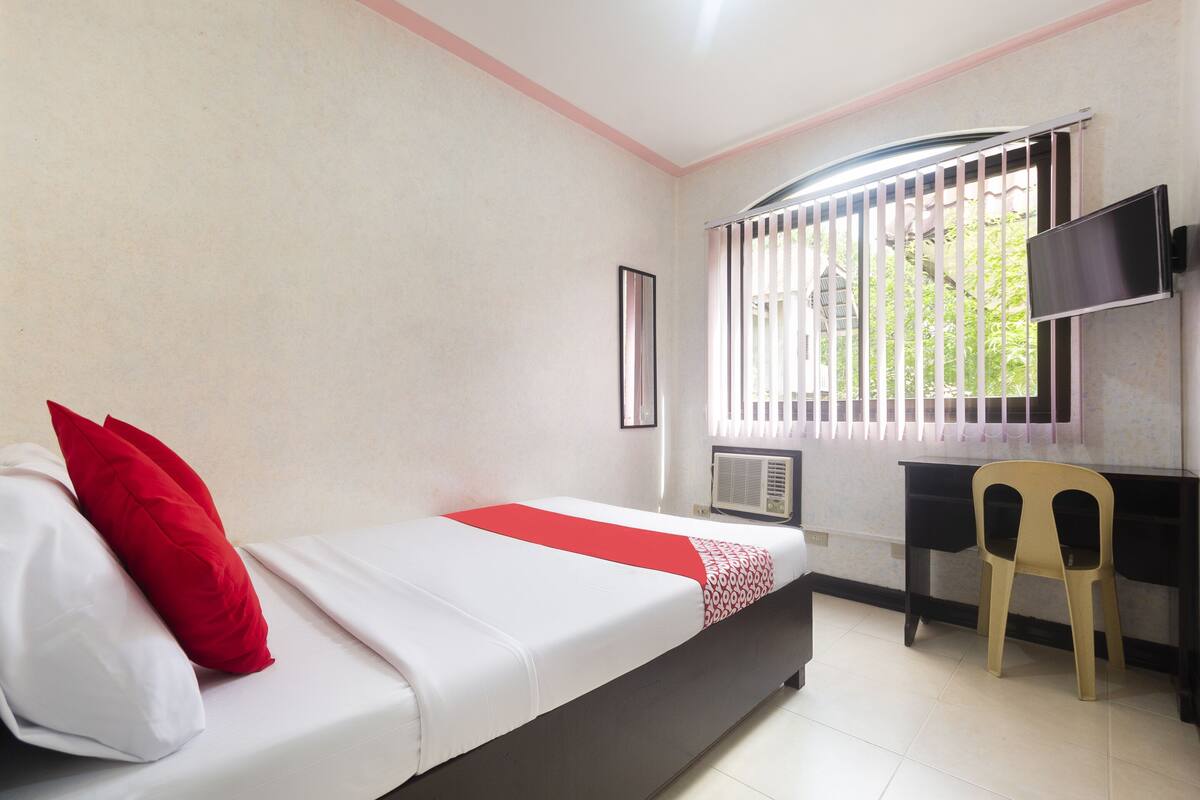 Standard Double Room | 1 bedroom, desk, free WiFi, bed sheets