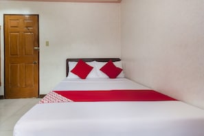 Standard-Doppelzimmer | Schreibtisch, kostenloses WLAN, Bettwäsche