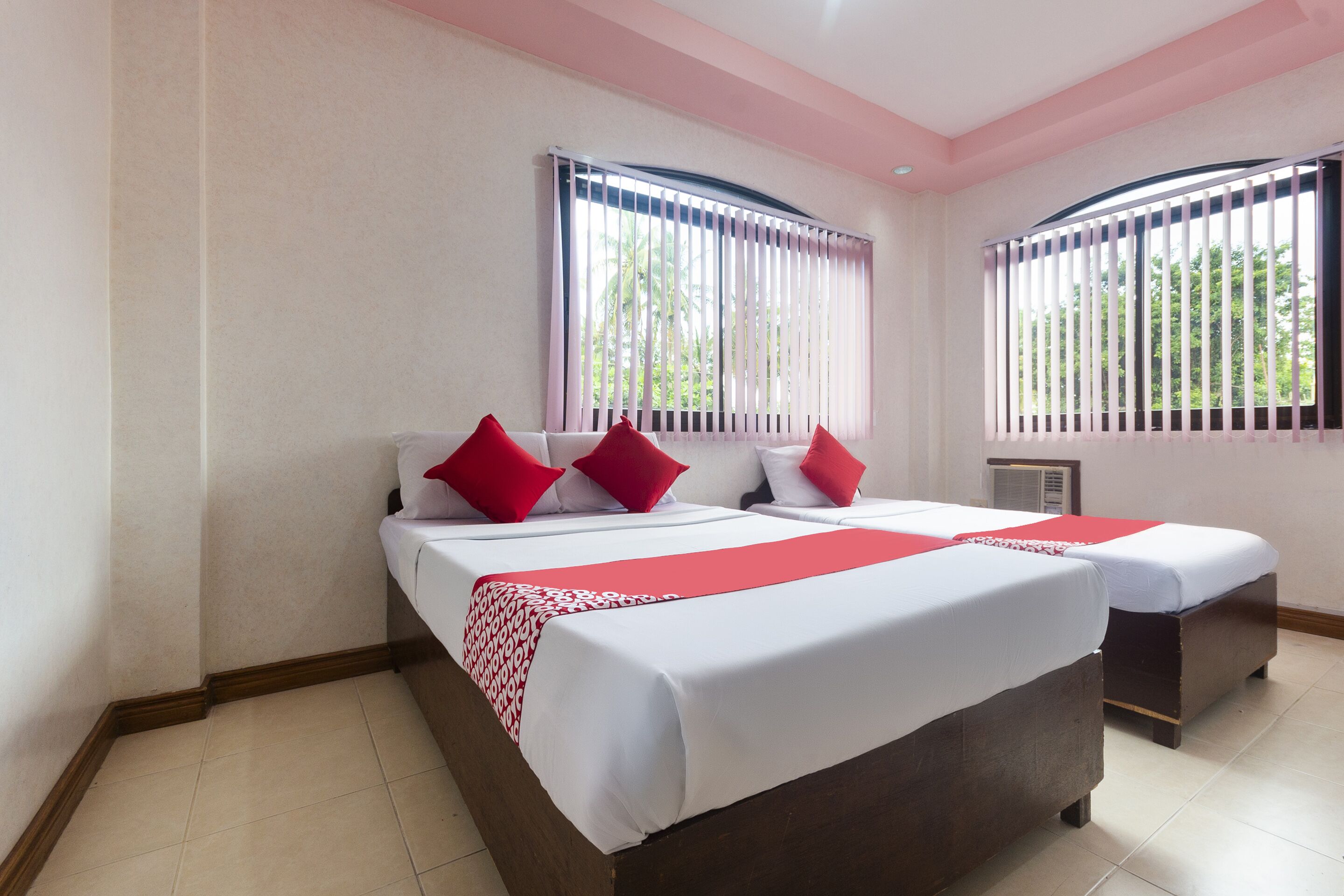Standard Triple Room | Desk, free WiFi, bed sheets