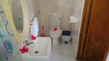 Standard Quadruple Room, Pool Access, Poolside | Bathroom | Hair dryer, towels