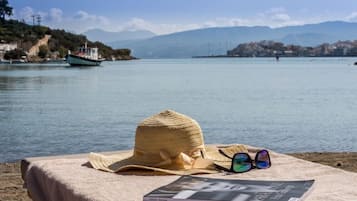 Una spiaggia nelle vicinanze