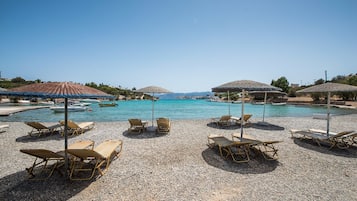 Una playa cerca
