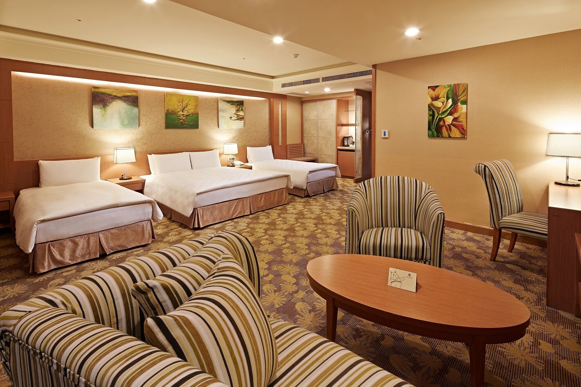 1 bedroom, in-room safe, desk, free wifi