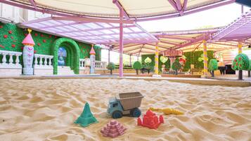 Children’s play area – outdoor