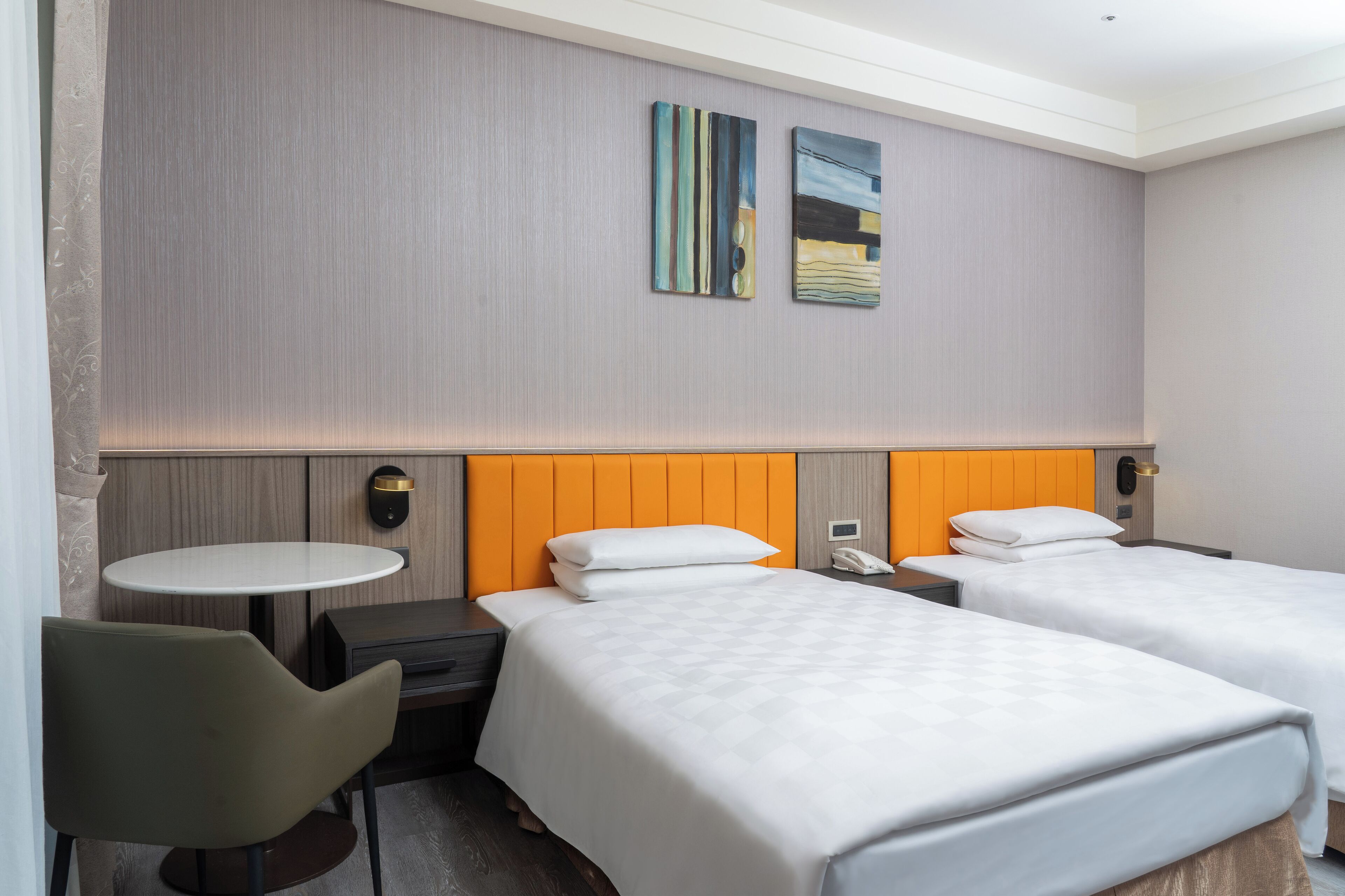 Tomannsrom – standard | Safe på rommet, skrivebord, wi-fi (inkludert) og sengetøy