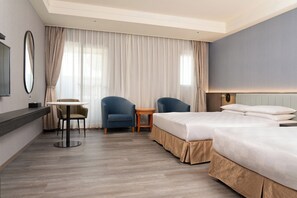 Elite Family Room | In-room safe, desk, free WiFi, bed sheets