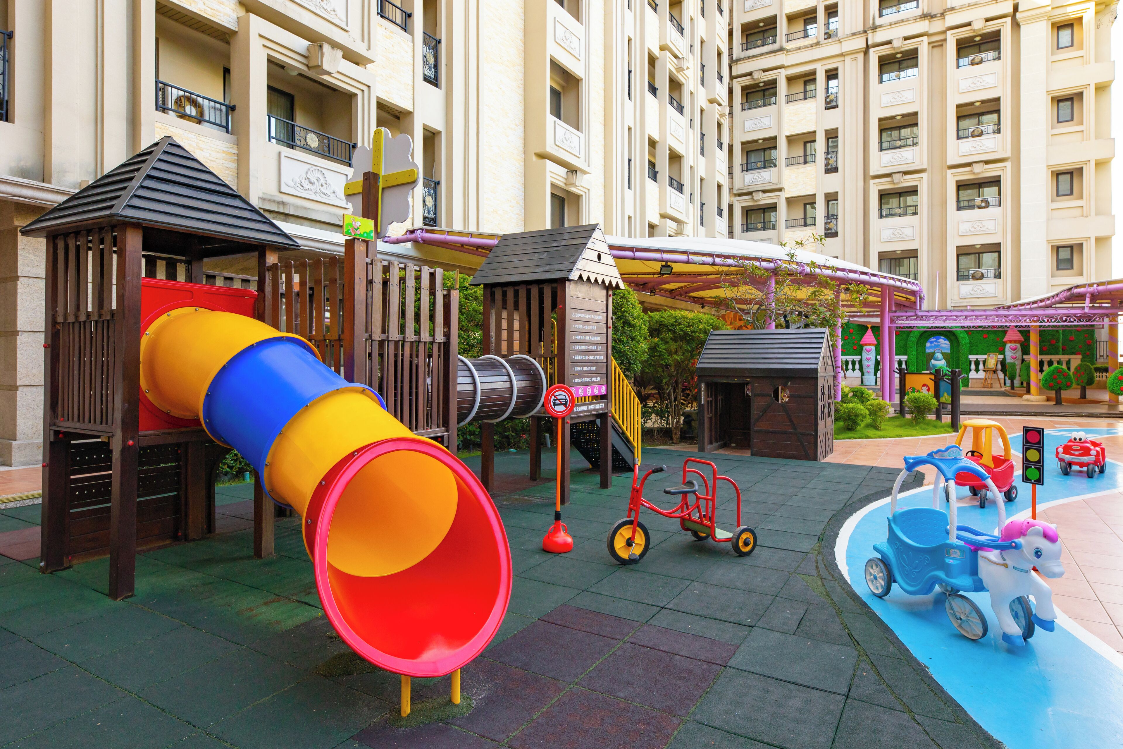 Children's play area - outdoor