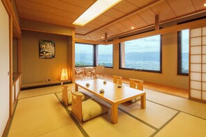 Zimmer im japanischen Stil, Nichtraucher (Suite) | Zimmersafe, Schreibtisch, laptopgeeigneter Arbeitsplatz