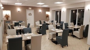 Lunch and dinner served, French cuisine