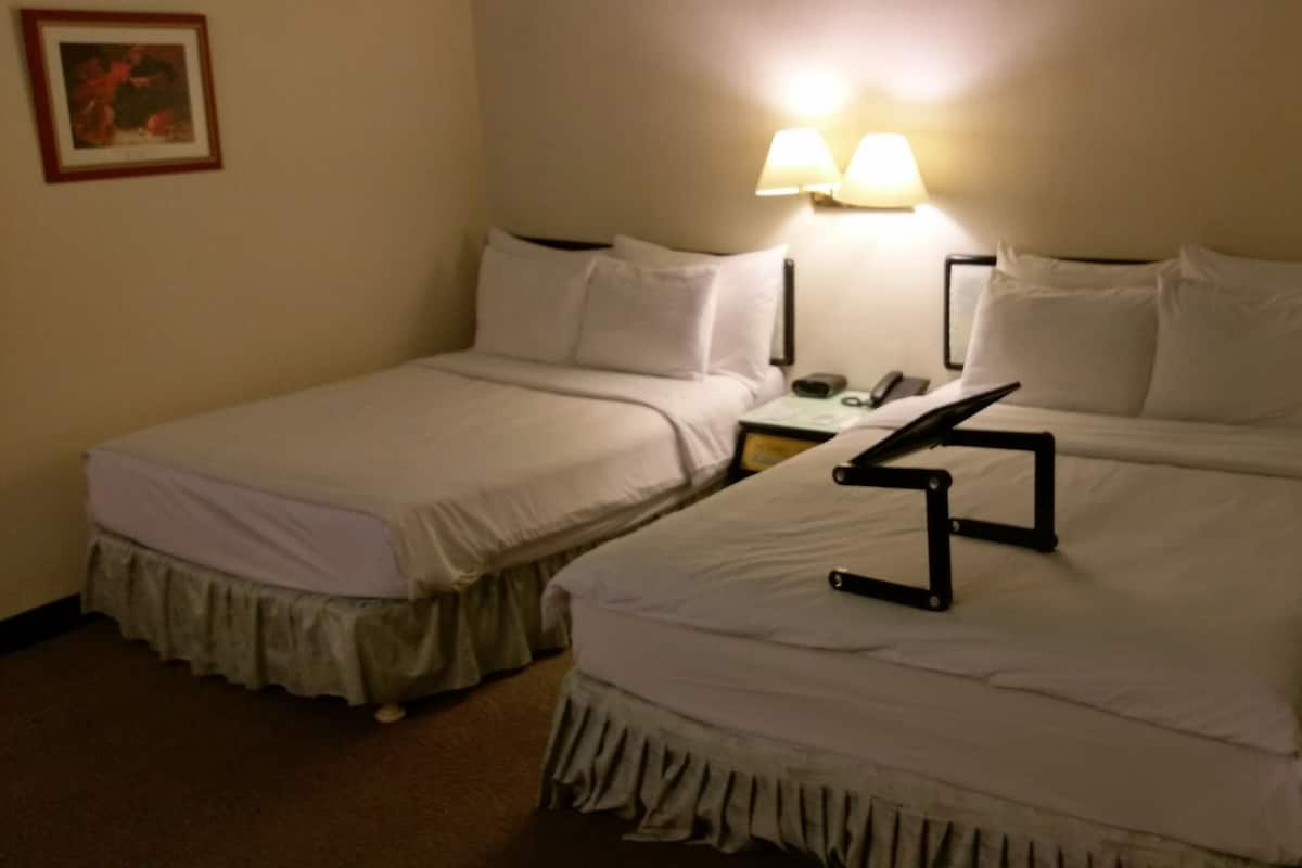 Quadruple Room | Premium bedding, minibar, in-room safe, desk