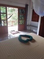 Wi-Fi de cortesia, roupa de cama