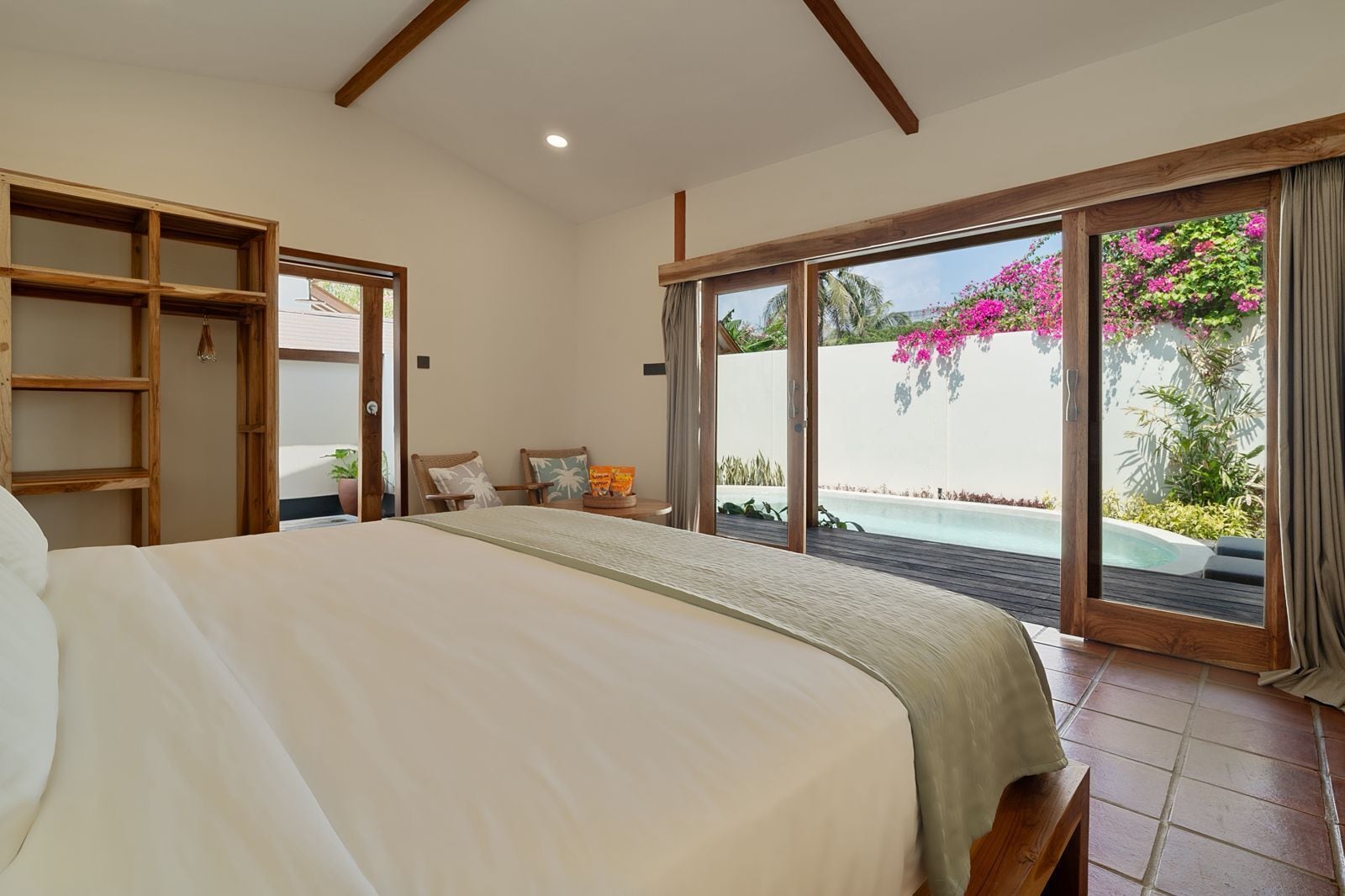 villa | 1 bedroom, in-room safe, desk, soundproofing