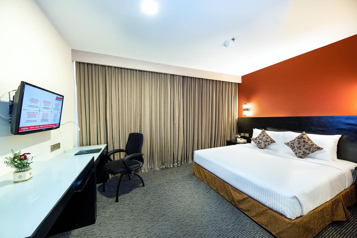 Kamar Superior | 1 kamar tidur, minibar, brankas, dan meja kerja