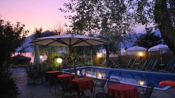Piscina all'aperto