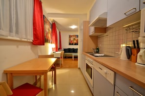 Studio (50€ cleaning fee included) | Eget kök | Kylskåp, mikrovågsugn och kaffe- och tebryggare