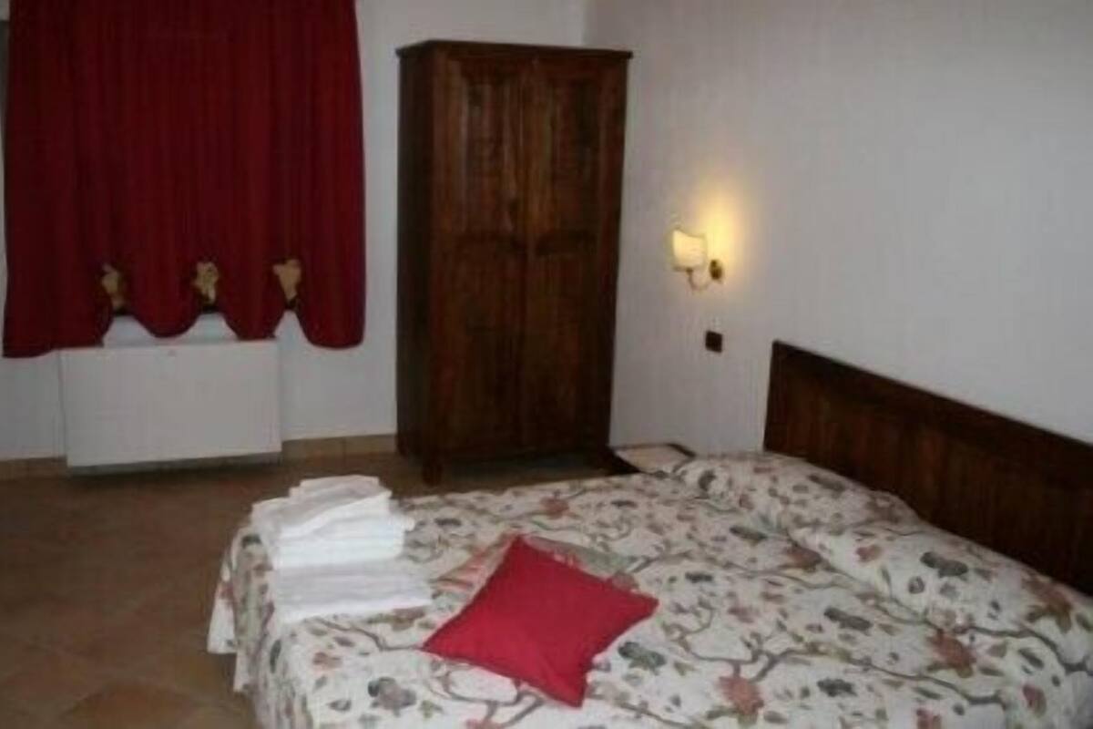 Ropa de cama de alta calidad, minibar, escritorio y cunas gratuitas