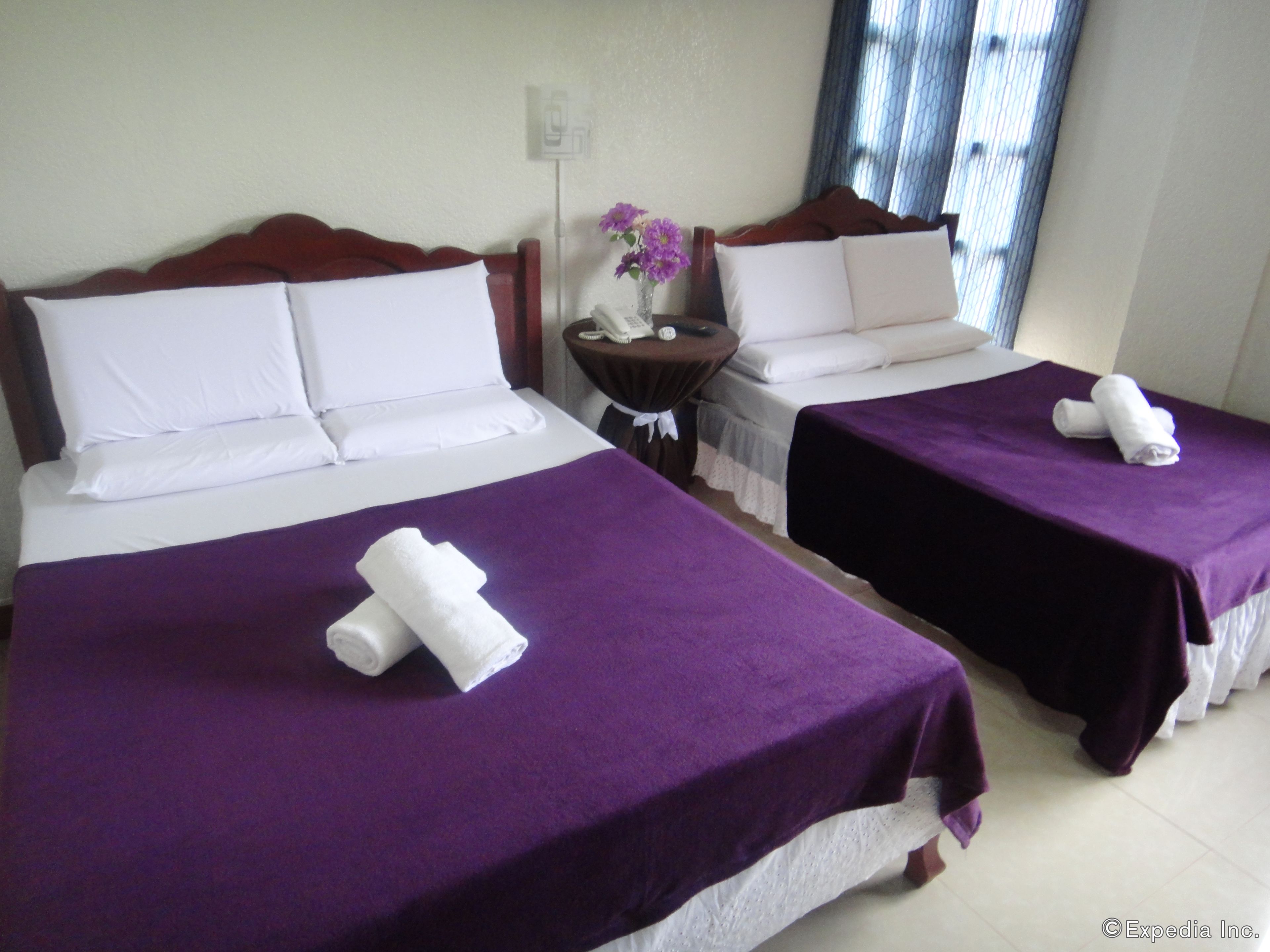 family room, 1 bedroom | minibar, in-room safe, cots/infant beds, rollaway beds