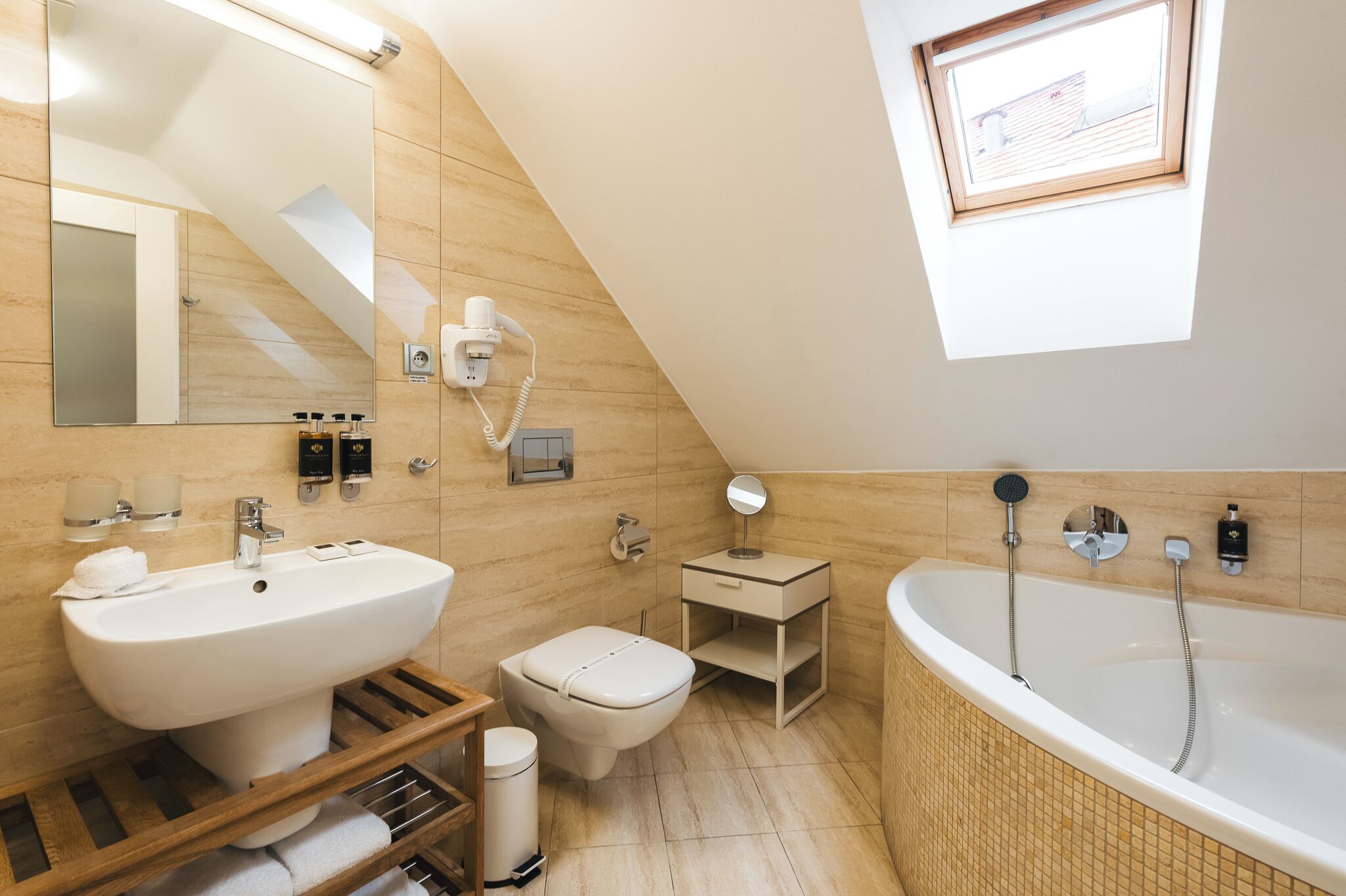 deluxe twin room | bathroom | free toiletries, hair dryer, towels