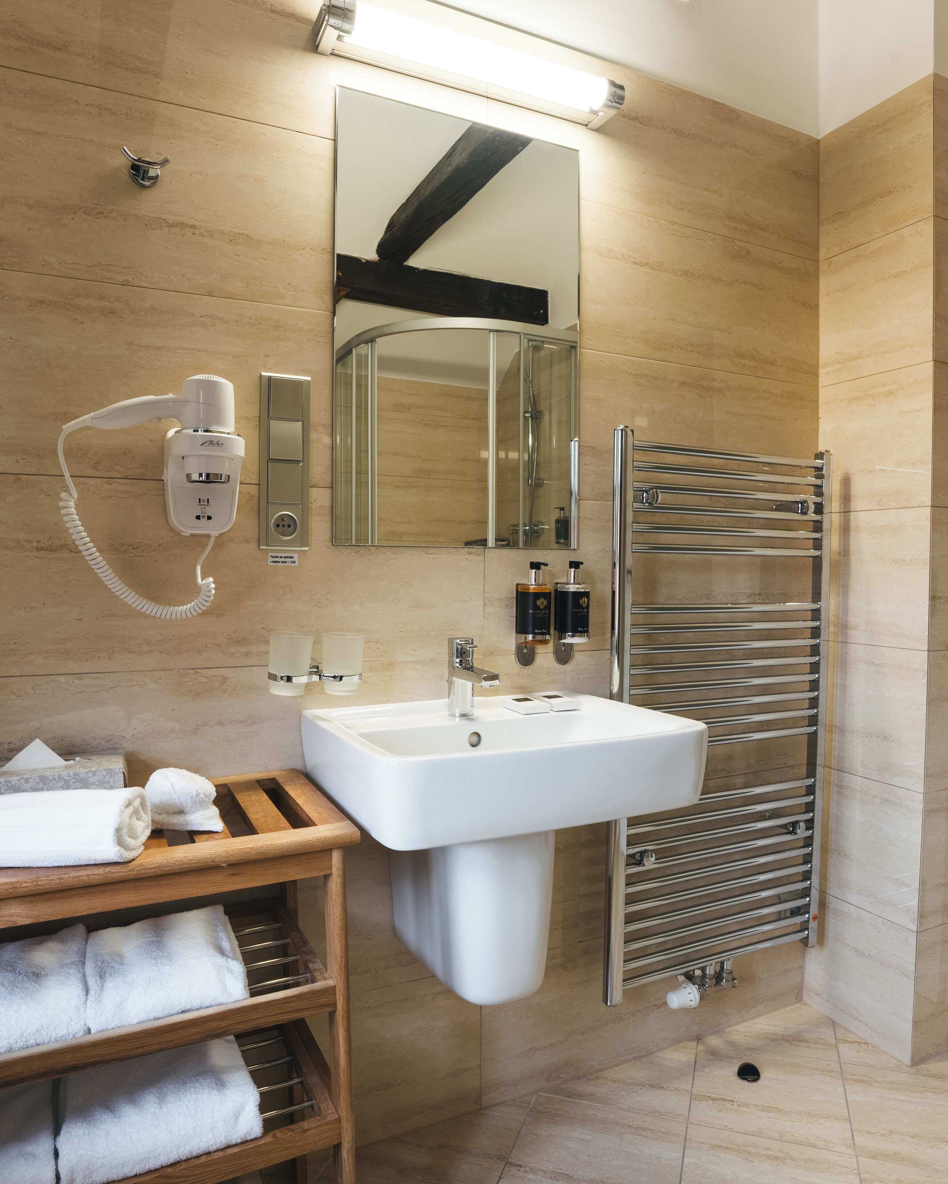 comfort double room | bathroom | free toiletries, hair dryer, towels