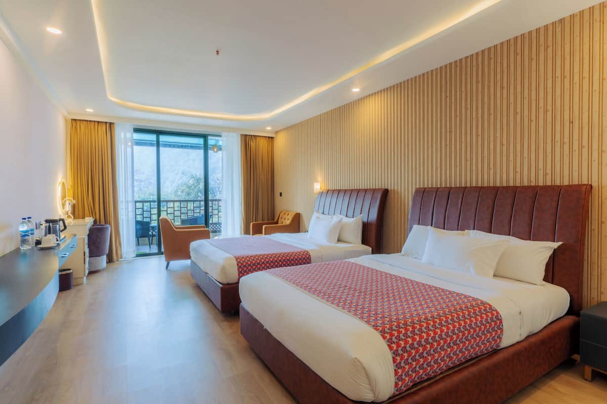 Luxury Room, Balcony, Pool View