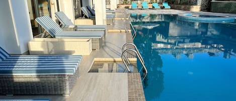 Camera Luxury, accesso alla piscina | Biancheria da letto di alta qualità, una cassaforte in camera