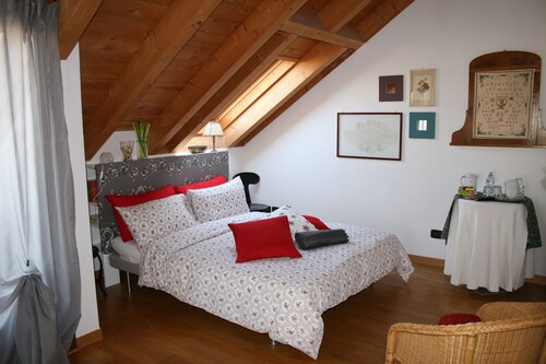 Tirano Rooms