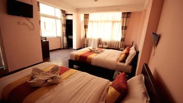 Premium bedding, in-room safe, desk, free WiFi