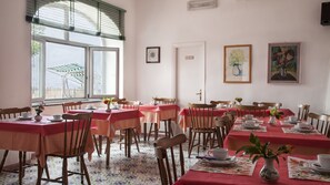 Daily local cuisine breakfast for a fee - B&B Luna di Miele (Casamicciola Terme)
