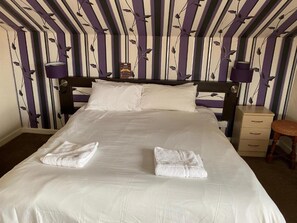 Superior Double Room | Desk, free WiFi, bed sheets - The Arncliff Hotel (Blackpool)